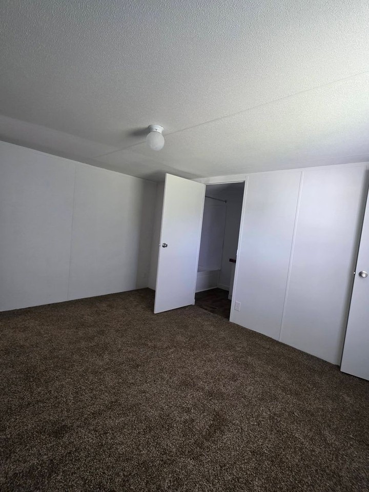 689 Bonfire Dr - Photo 6 of 12
