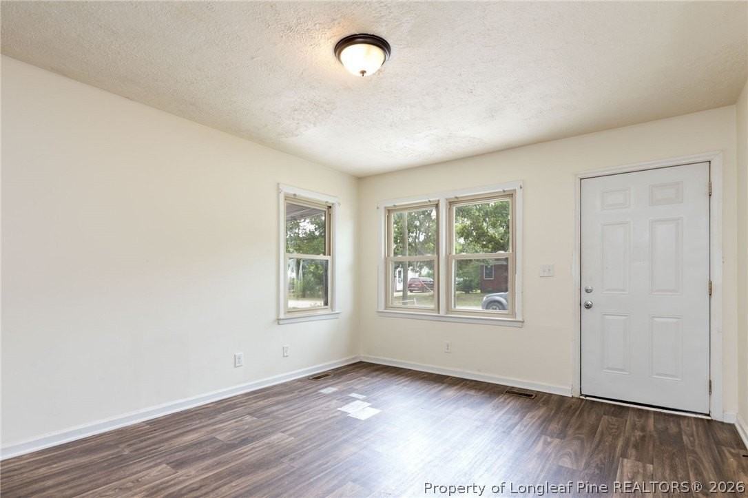205 S Seventh St - Photo 5 of 26