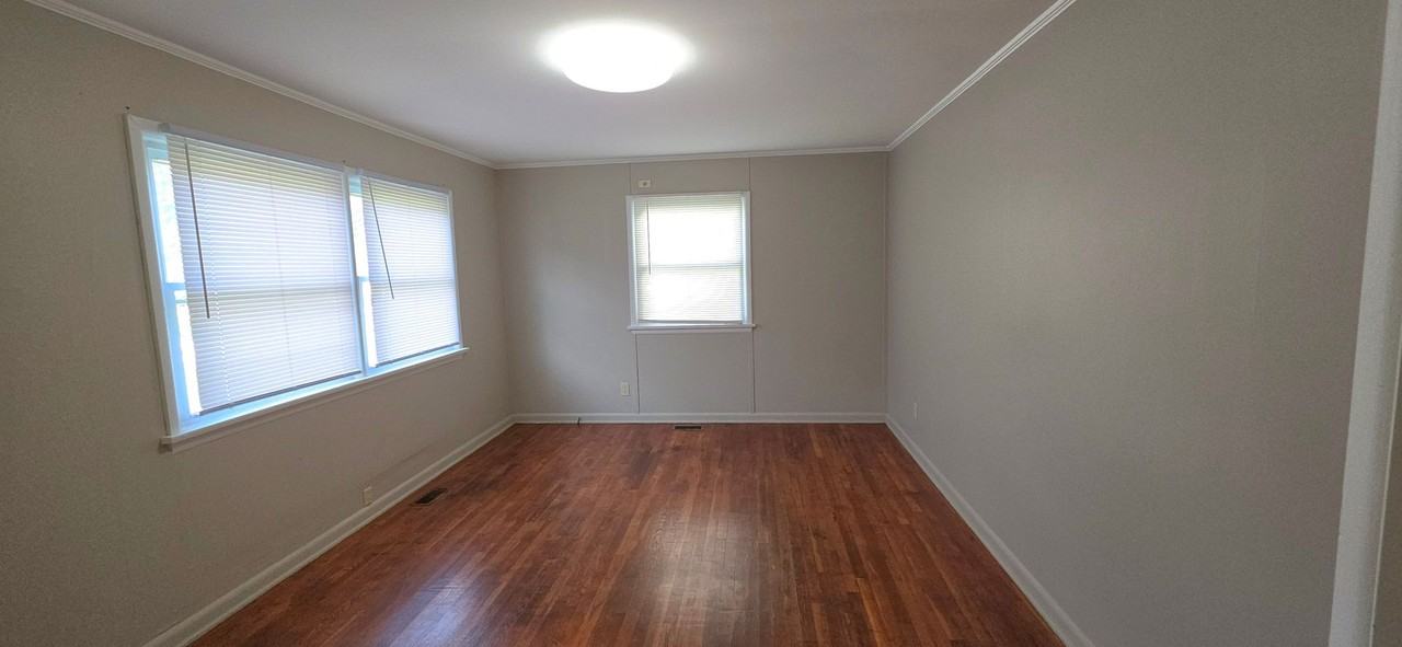 1413 E Pacific St - Photo 3 of 7