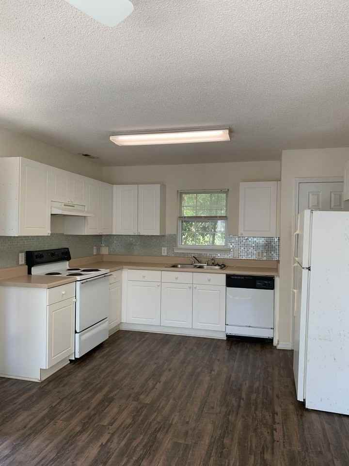2133 Yaupon Dr - Photo 5 of 11