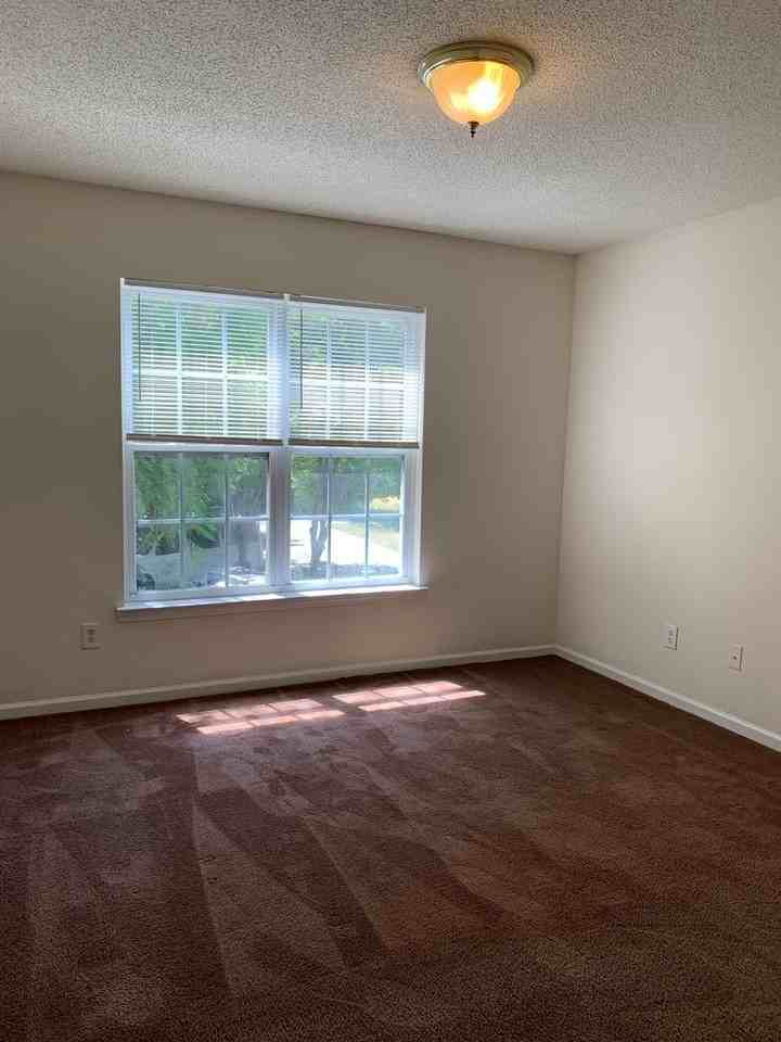2133 Yaupon Dr - Photo 6 of 11