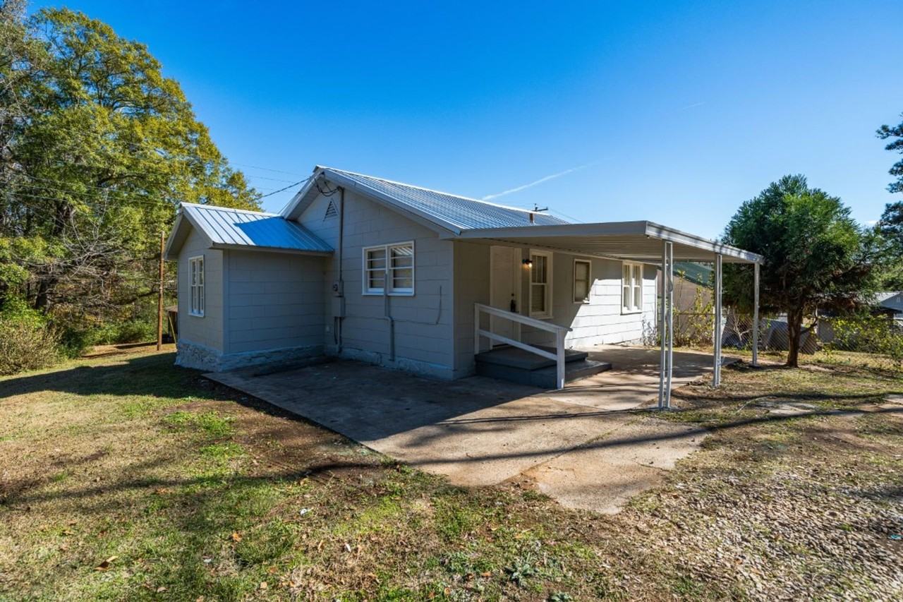 512 W Lake Dr - Photo 3 of 17