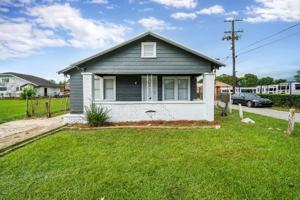 featured image of 817 15th St N