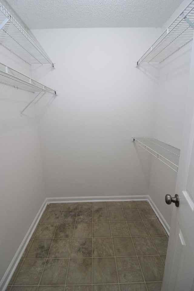 208 Woodbridge Rd - Photo 6 of 11