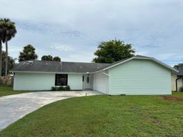 featured image of 702 Green Rd #1