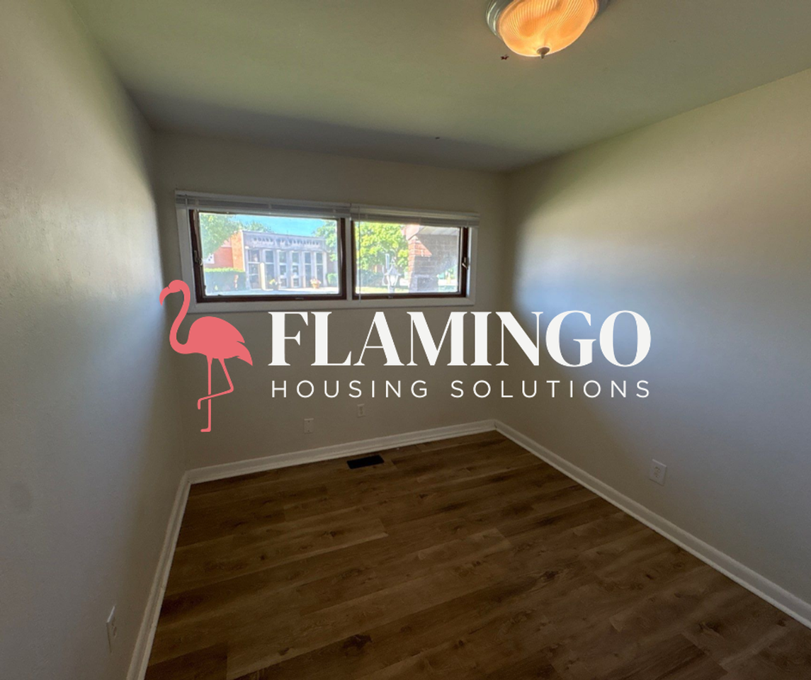 305 E Whittier Ave - Photo 4 of 16