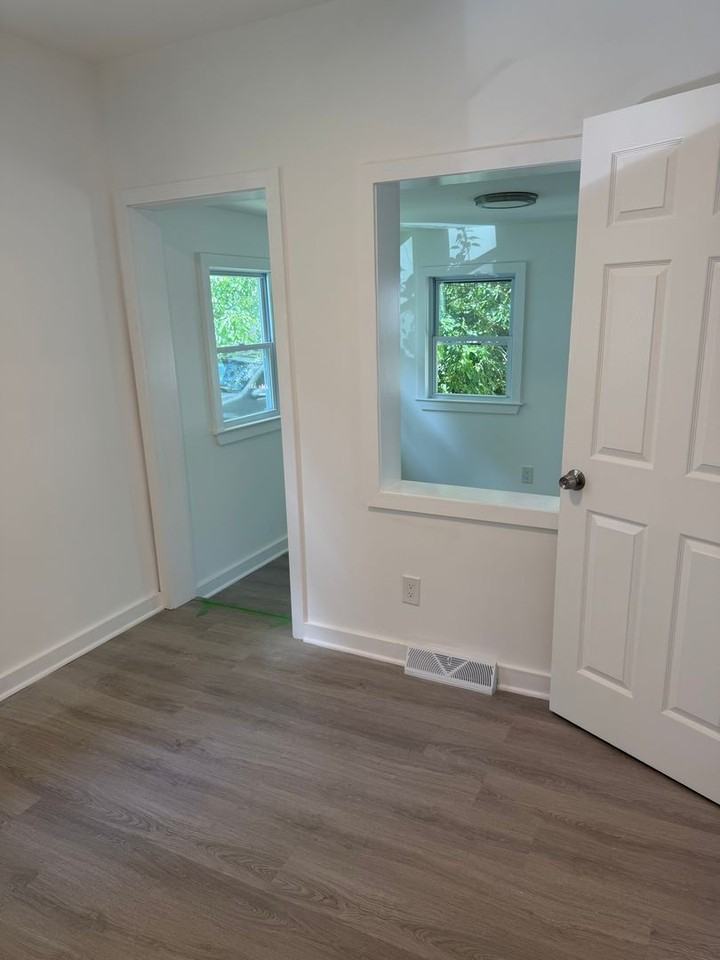 212 Abbey Ln - Photo 7 of 19