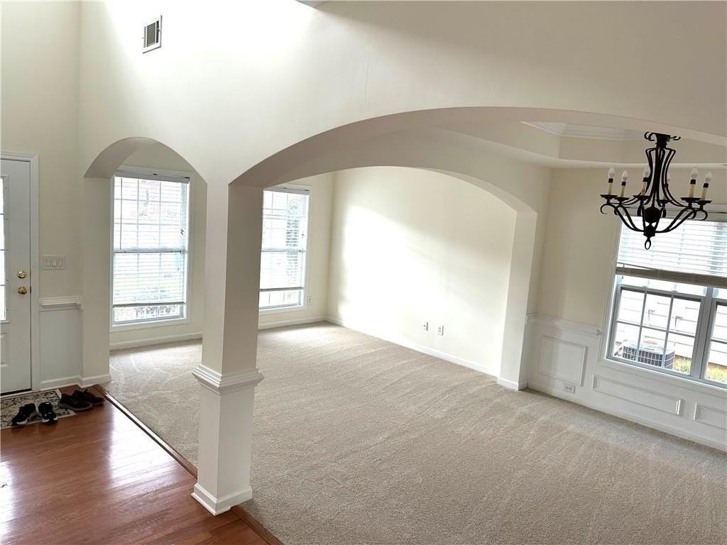 5876 Rue Villa Ln - Photo 4 of 17