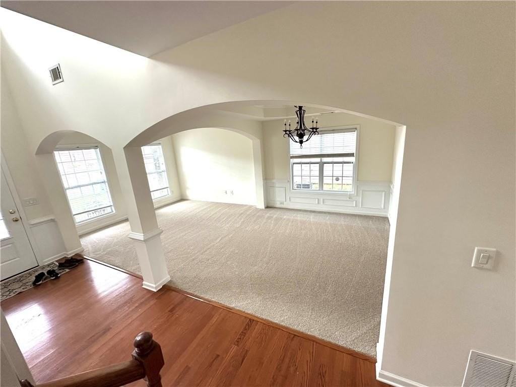 5876 Rue Villa Ln - Photo 5 of 17
