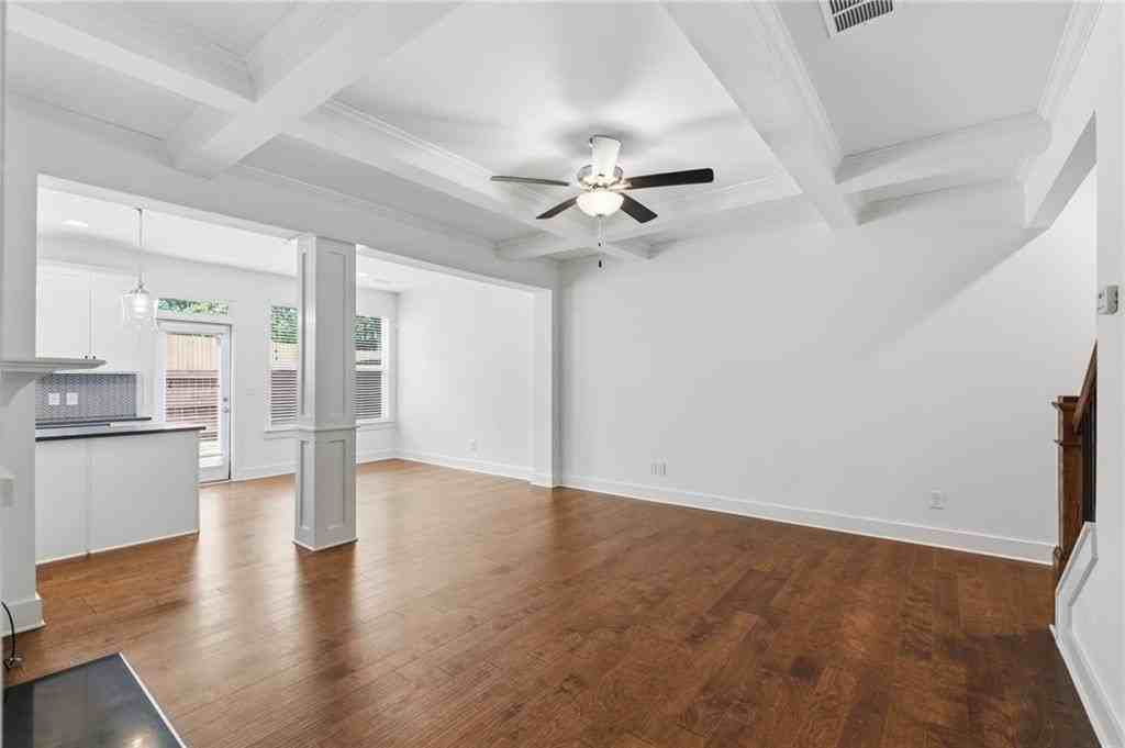 5372 Brooklands Dr - Photo 6 of 30