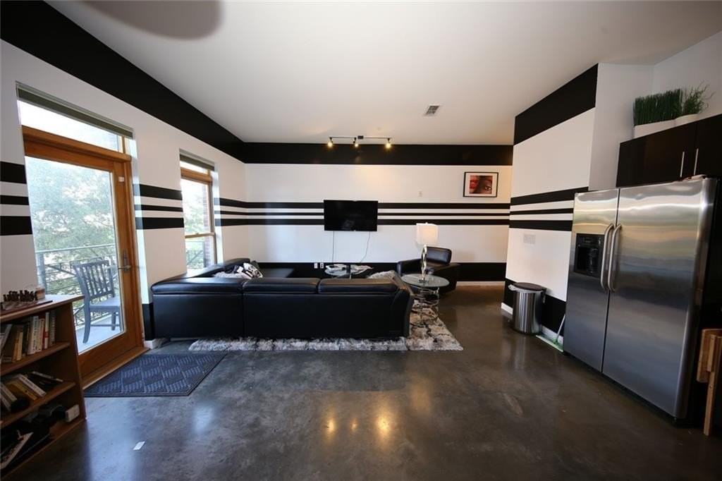 333 Nelson St Sw #201 - Photo 6 of 28