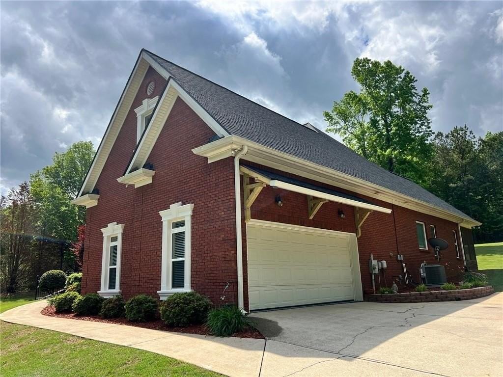 194 Sweetwater Rdg - Photo 3 of 35