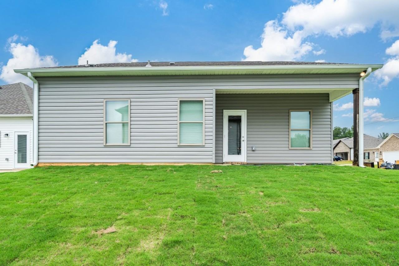 5500 Blue Jay Cir - Photo 4 of 20