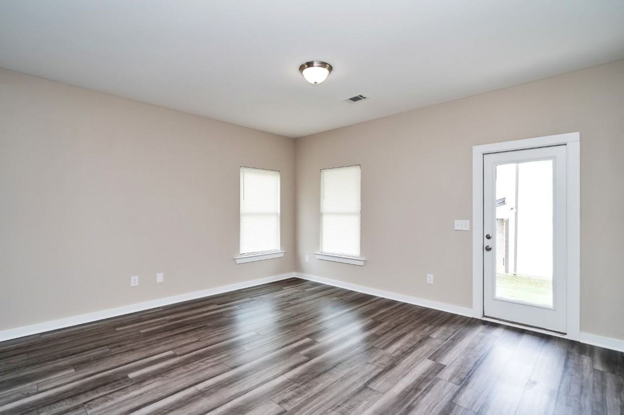 5500 Blue Jay Cir - Photo 5 of 20