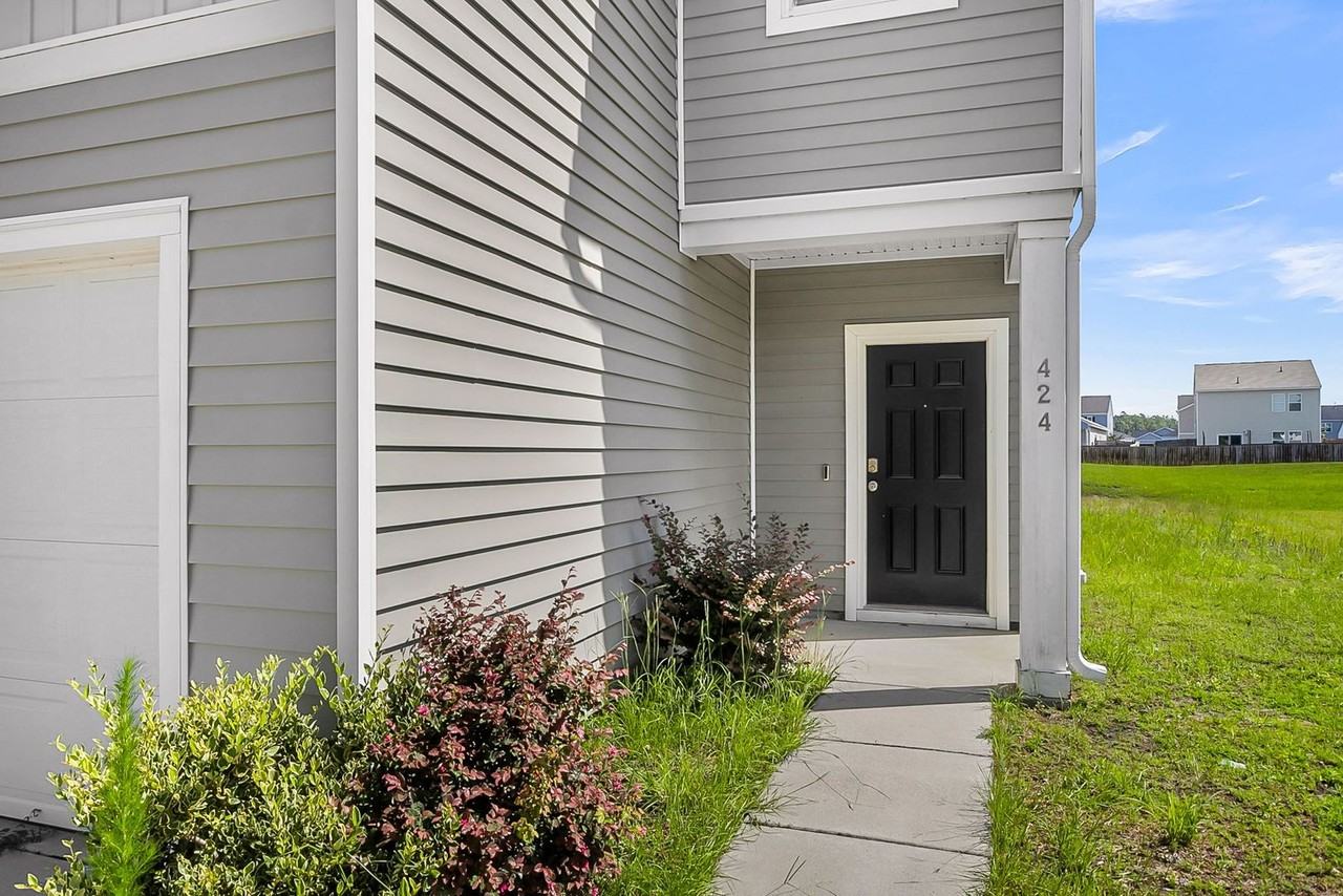 424 Pender Woods Dr - Photo 5 of 50