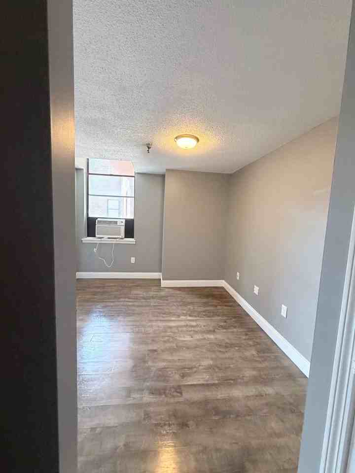 Chestnut Residences at 122 - Photo 5 of 14
