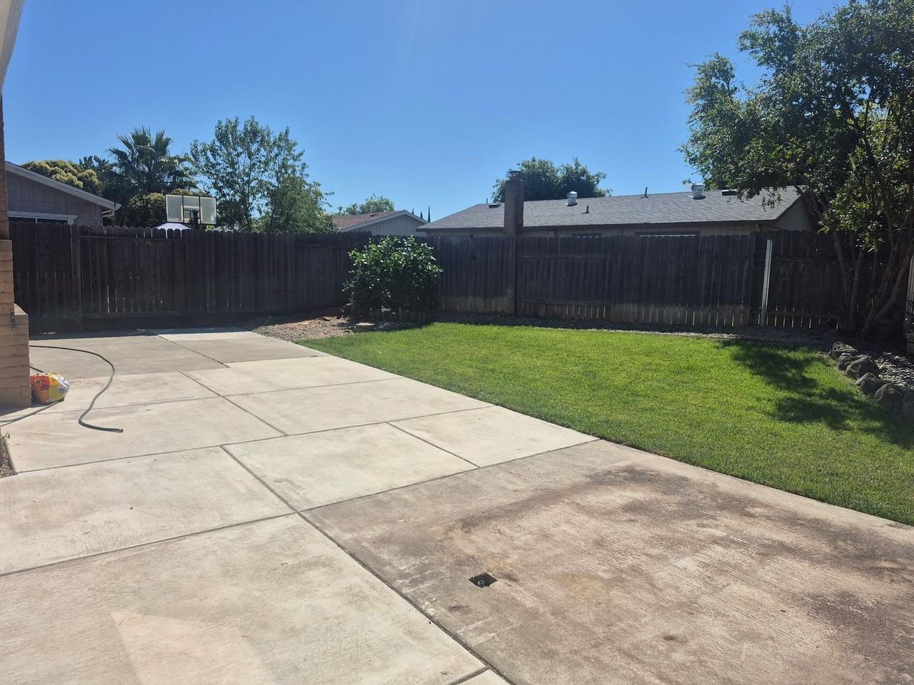 9100 Clendenen Way - Photo 4 of 10
