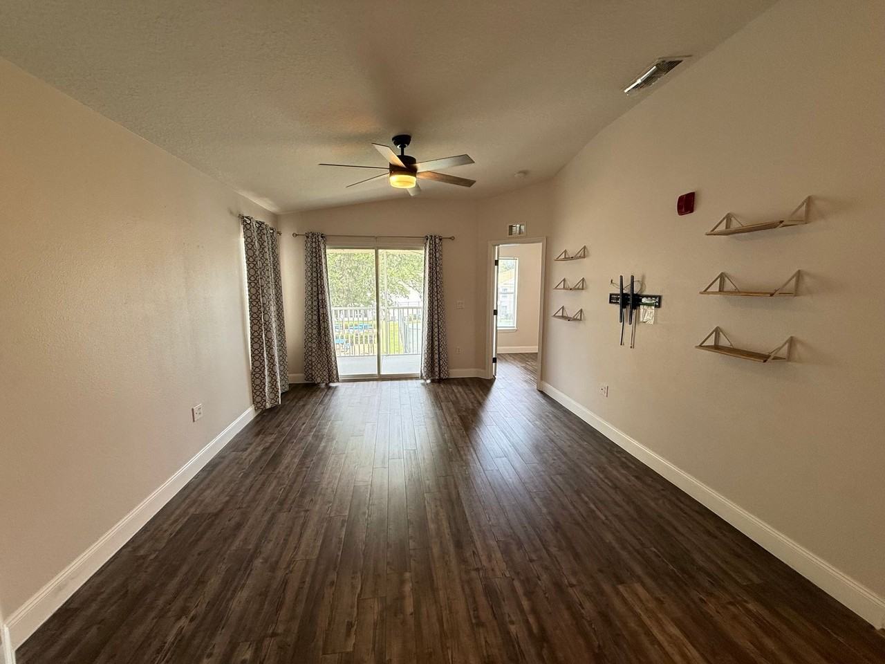 8844 Grand Palms Cir - Photo 5 of 46