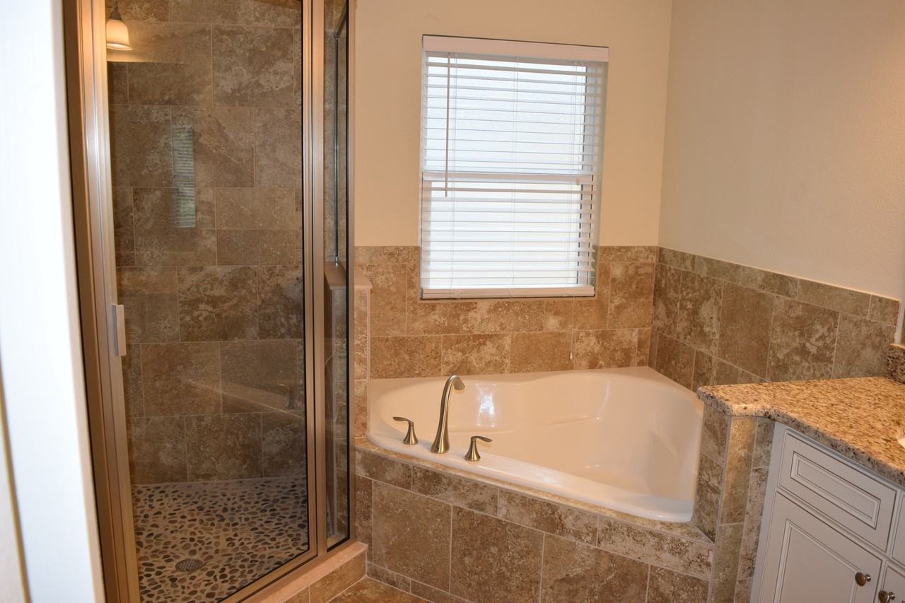 2614 S Brown Ave - Photo 3 of 15