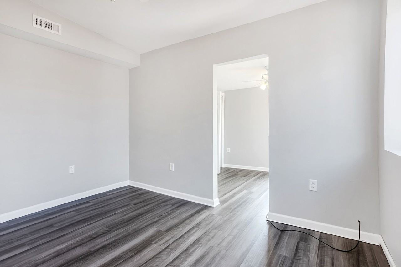 121 Dilworth St - Photo 6 of 35