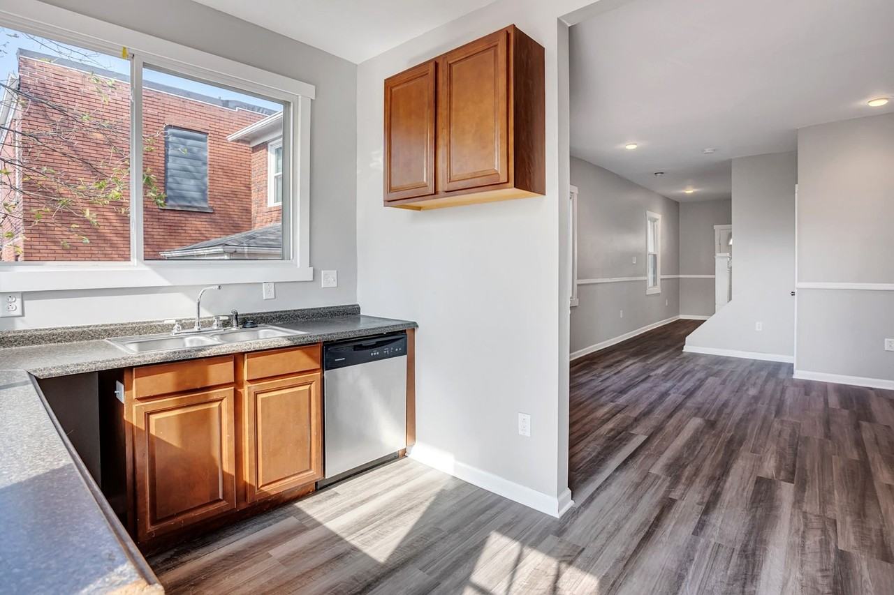 121 Dilworth St - Photo 2 of 35