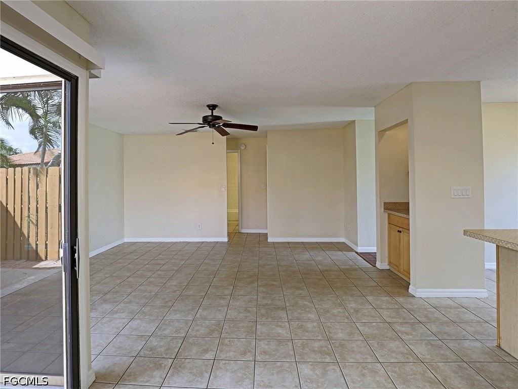 1420 Park Shore Cir #3 - Photo 6 of 17