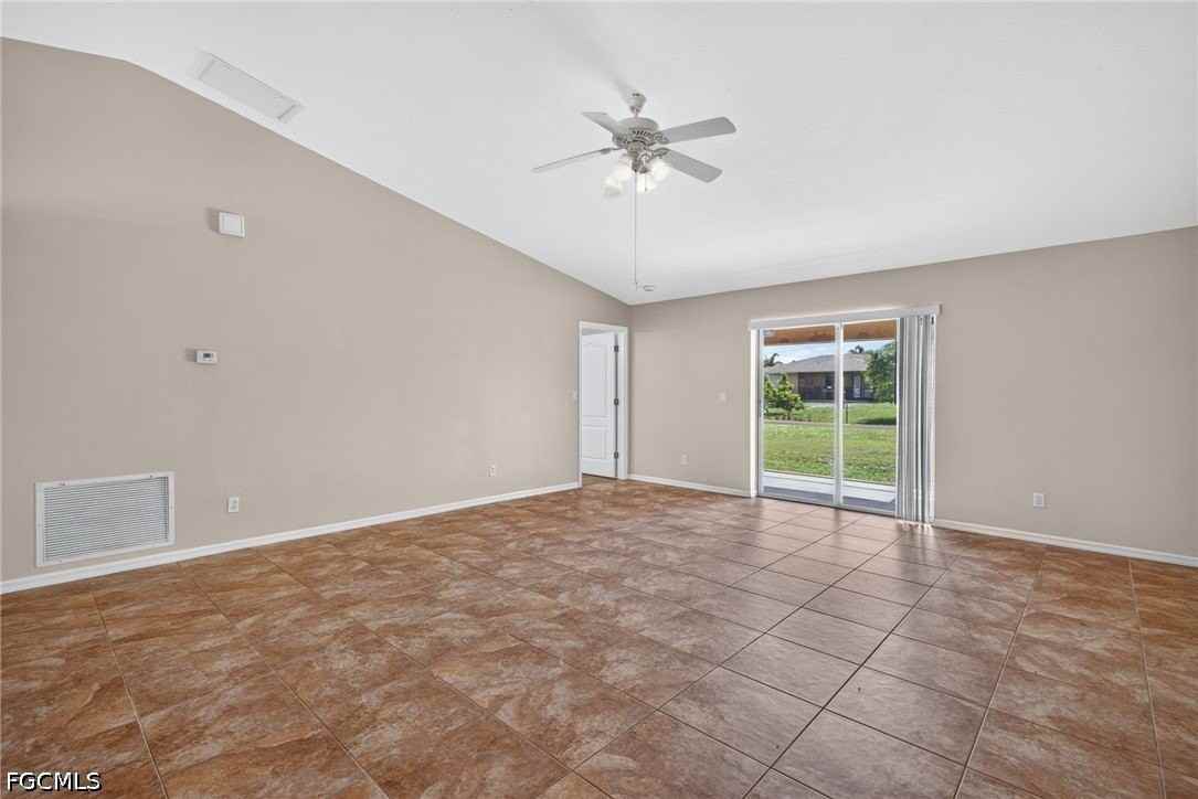 903 Se 5th Ave - Photo 5 of 23