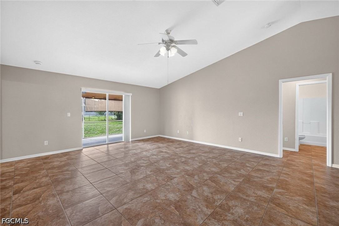 903 Se 5th Ave - Photo 6 of 23