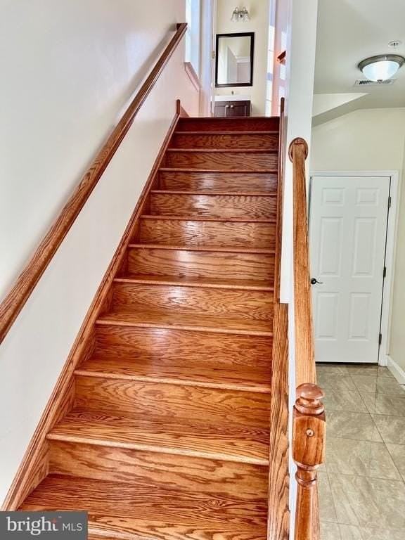 1329 Parish Ave - Photo 2 of 29