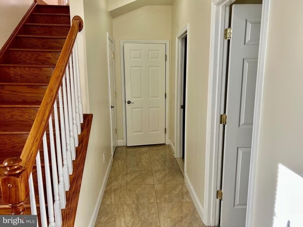 1329 Parish Ave - Photo 3 of 29