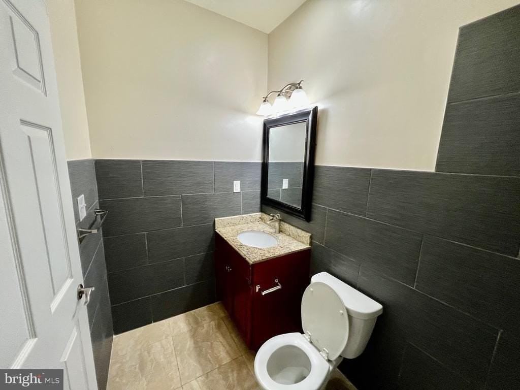 1329 Parish Ave - Photo 6 of 29