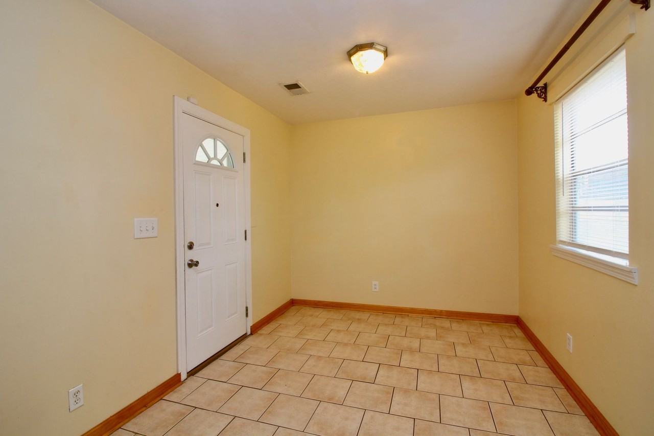 5113 Morris Ave - Photo 5 of 11