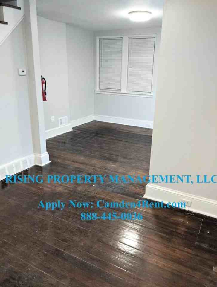 1093 N Common Rd - Photo 4 of 9