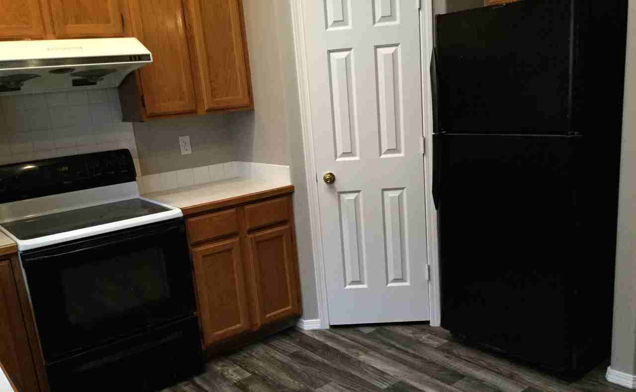 861 N Callahan Ave - Photo 4 of 7