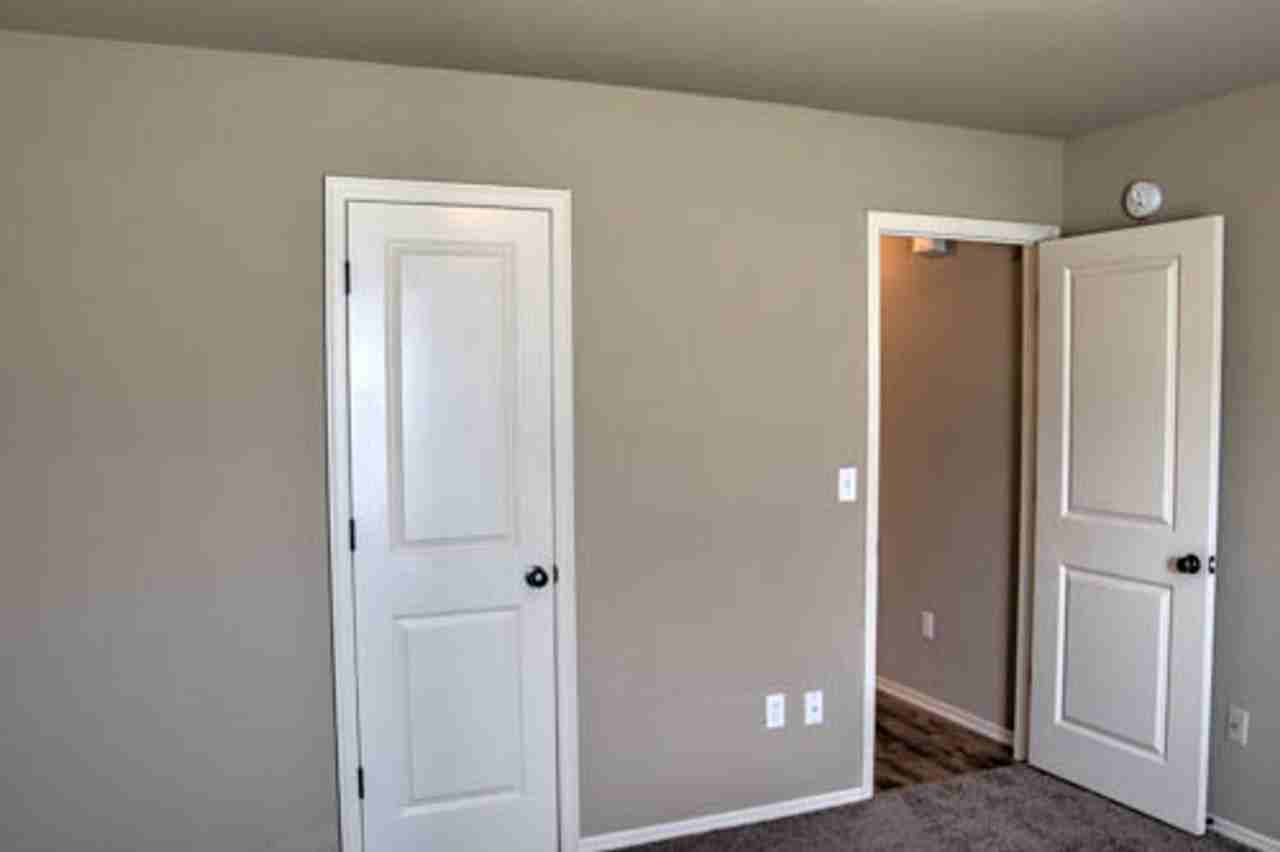 13696 S 87th East Ave - Photo 2 of 18