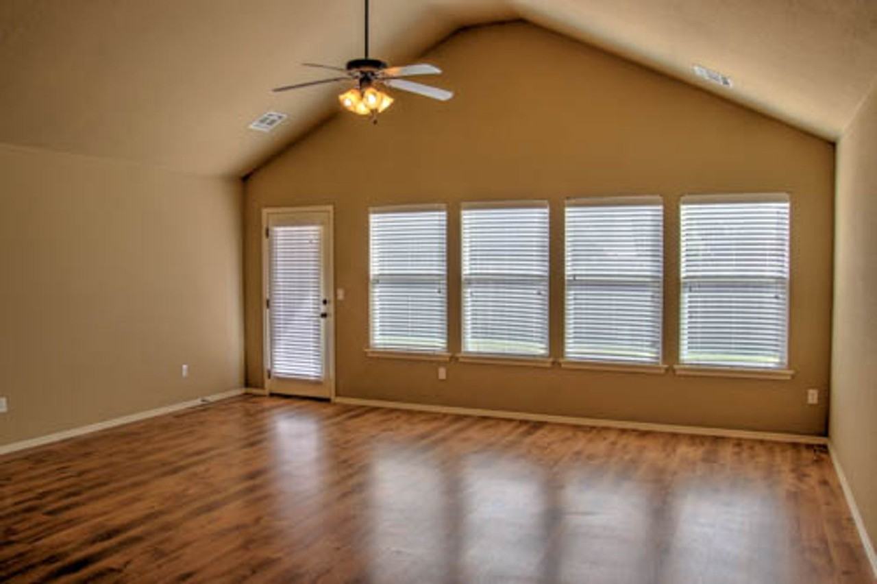 13696 S 87th East Ave - Photo 3 of 18