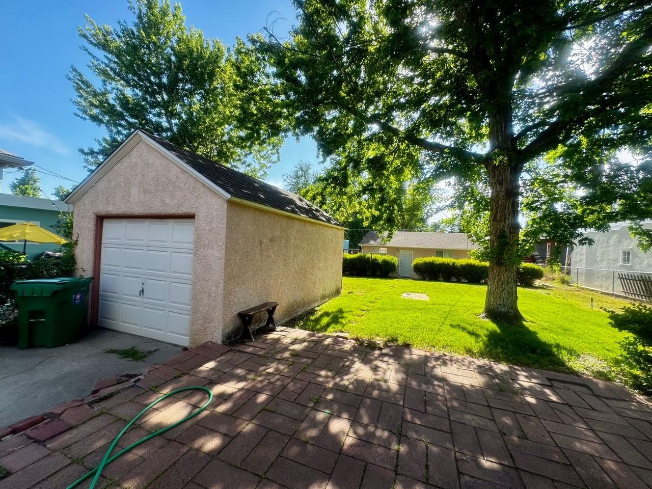 618 N Foote Ave - Photo 4 of 28