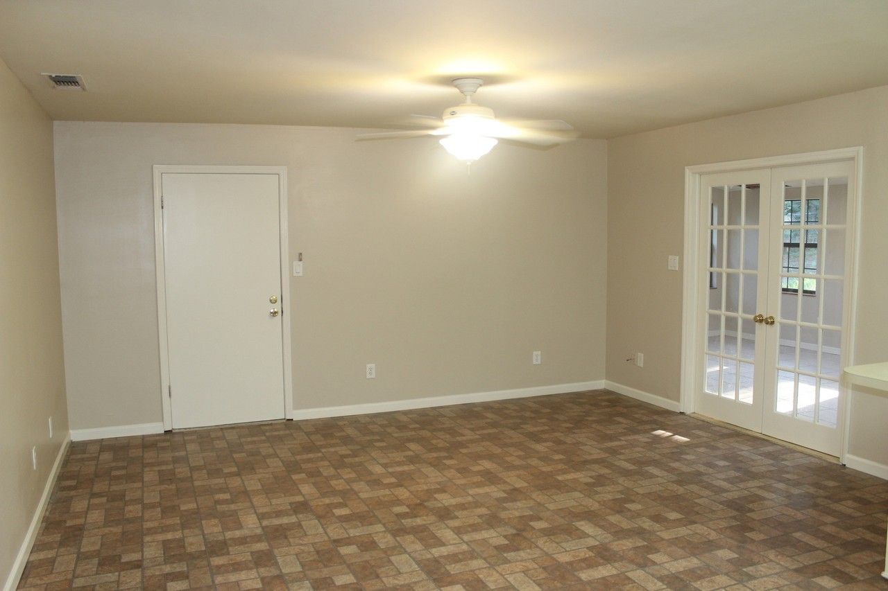 1309 Bonnie Dr - Photo 3 of 10