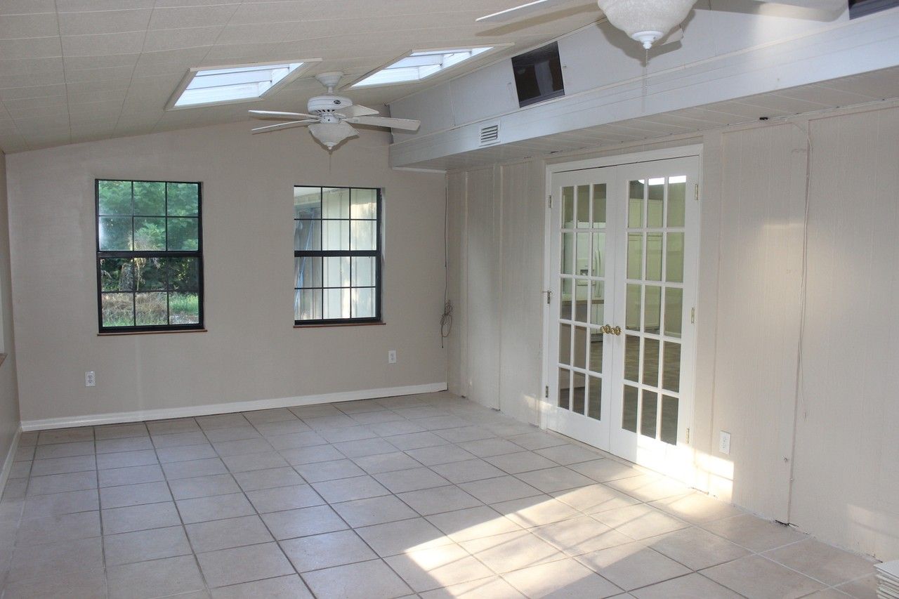 1309 Bonnie Dr - Photo 4 of 10