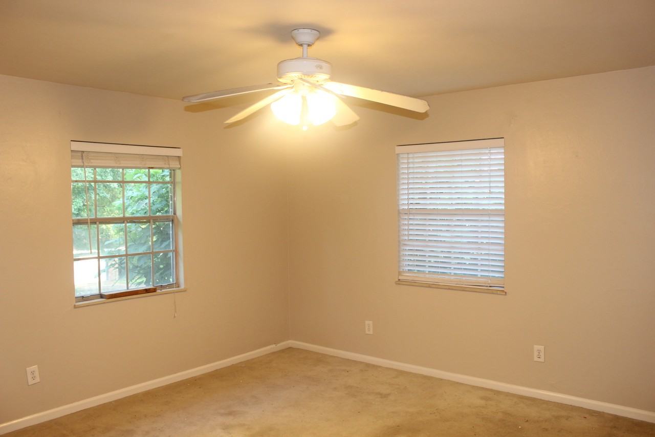 1309 Bonnie Dr - Photo 7 of 10