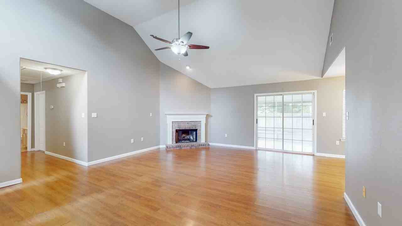 145 Hope Creek Dr - Photo 4 of 26