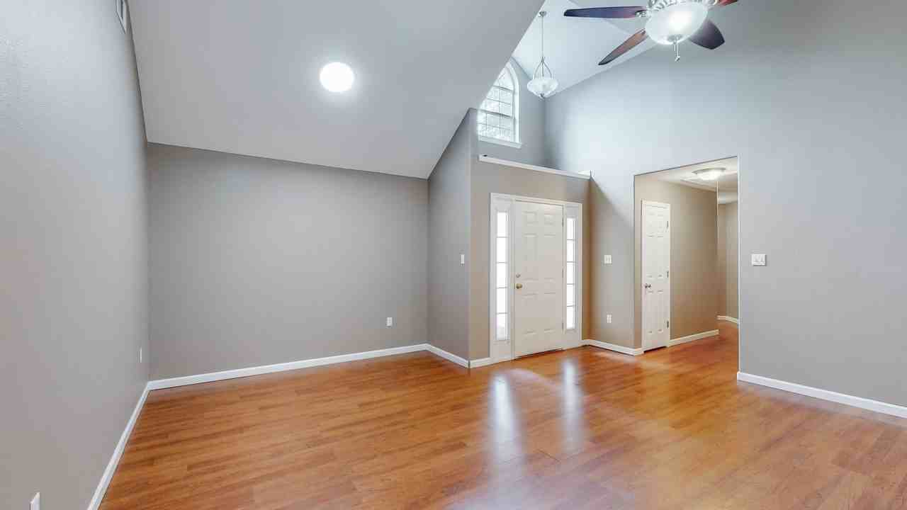145 Hope Creek Dr - Photo 5 of 26