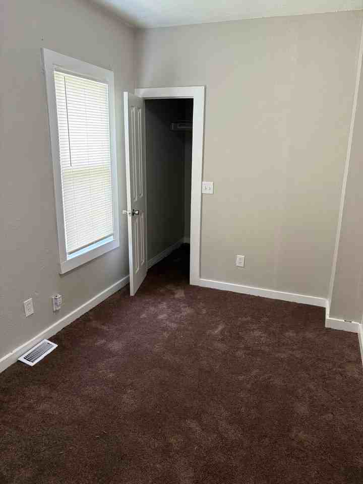 614 Norton Ave - Photo 5 of 8