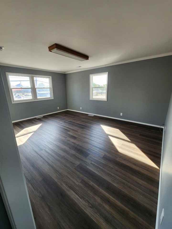 108 E Deyoung St - Photo 3 of 7