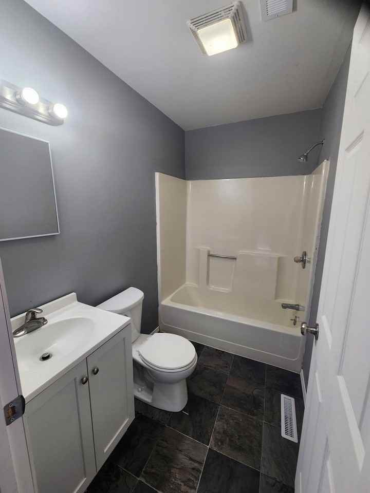 108 E Deyoung St - Photo 7 of 7
