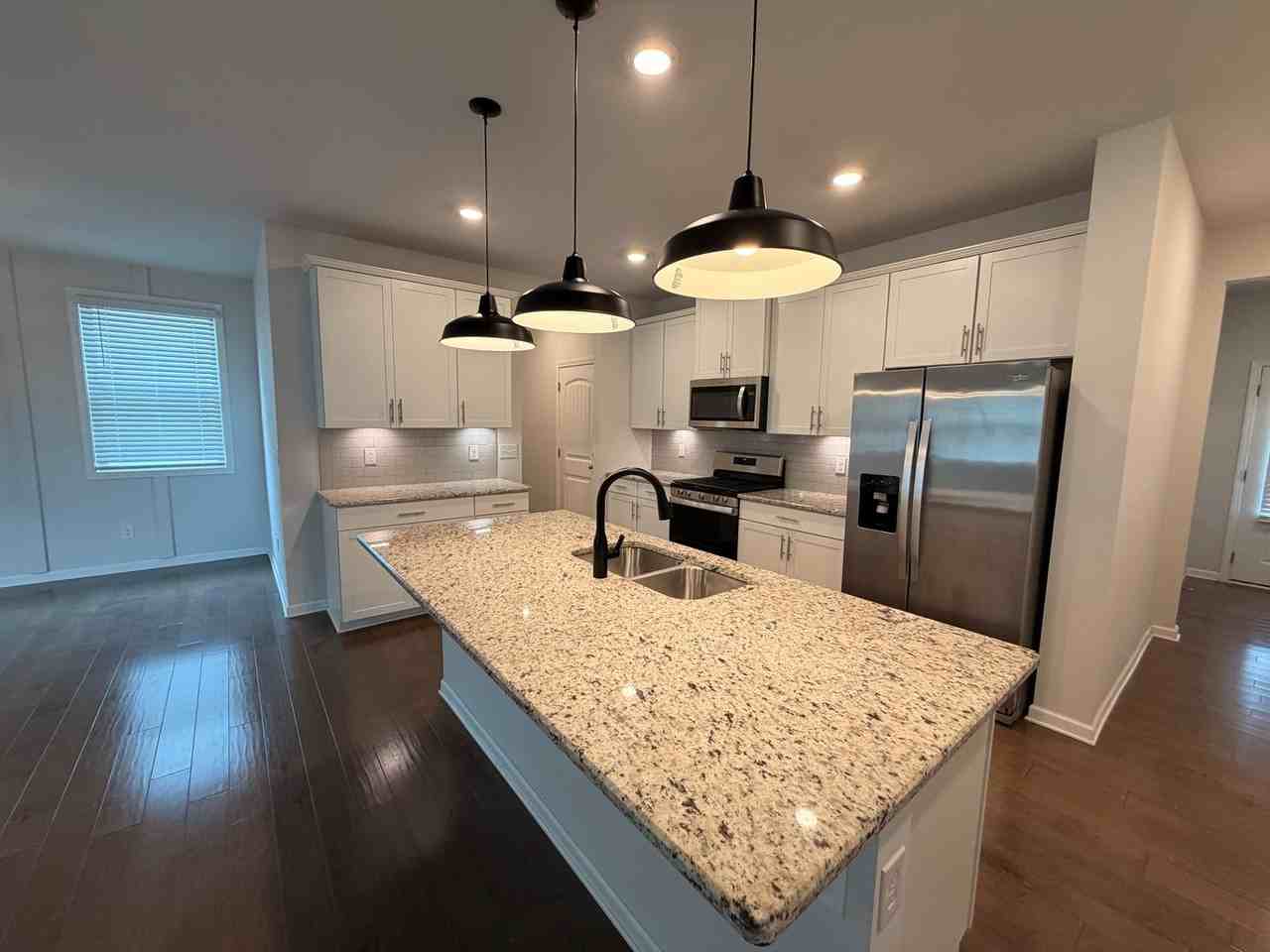 1103 Black Oak Dr - Photo 3 of 29