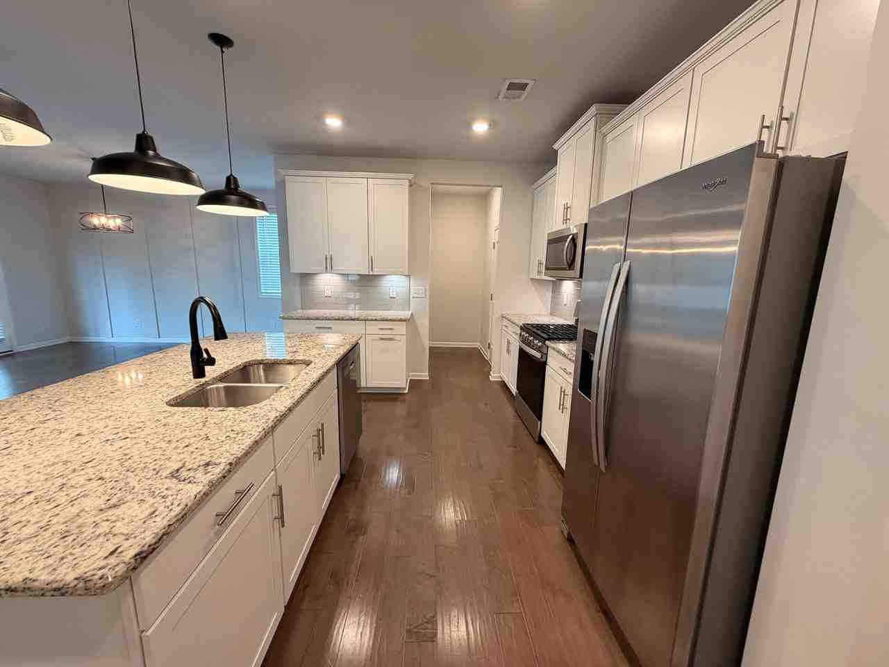 1103 Black Oak Dr - Photo 5 of 29