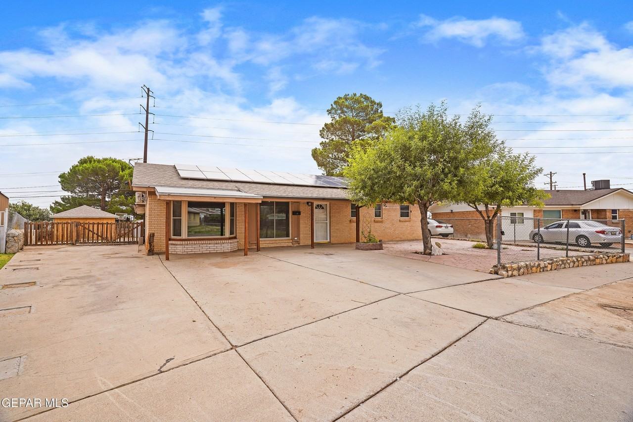 10372 Shenandoah St - Photo 2 of 33