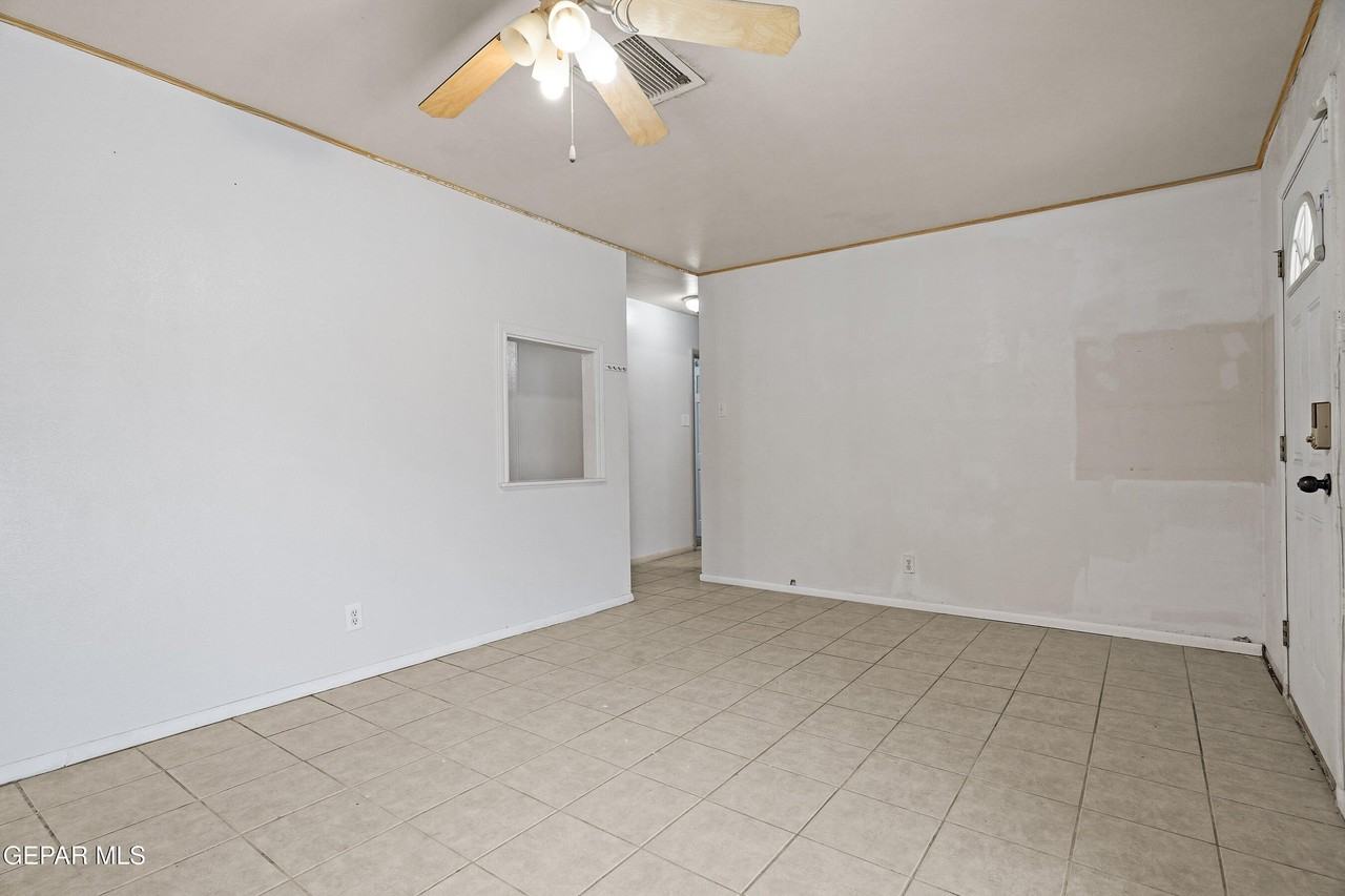 10372 Shenandoah St - Photo 6 of 33