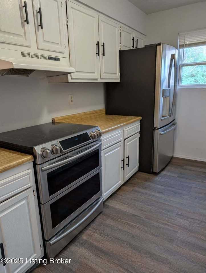 3224 Springfield Dr - Photo 2 of 10